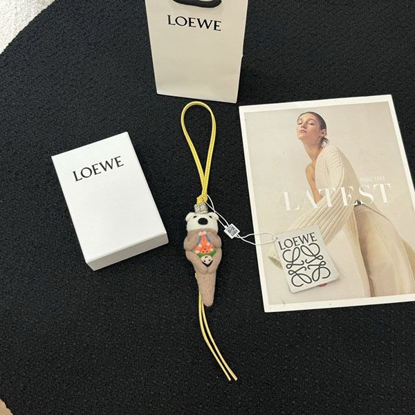 最新でオシャレ ロエベ カーフスキン 偽物 バッグチャーム lod88502